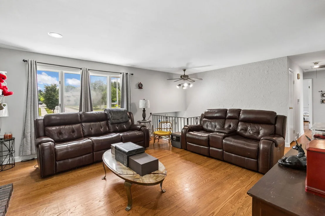 Photo of 356 W Park Avenue