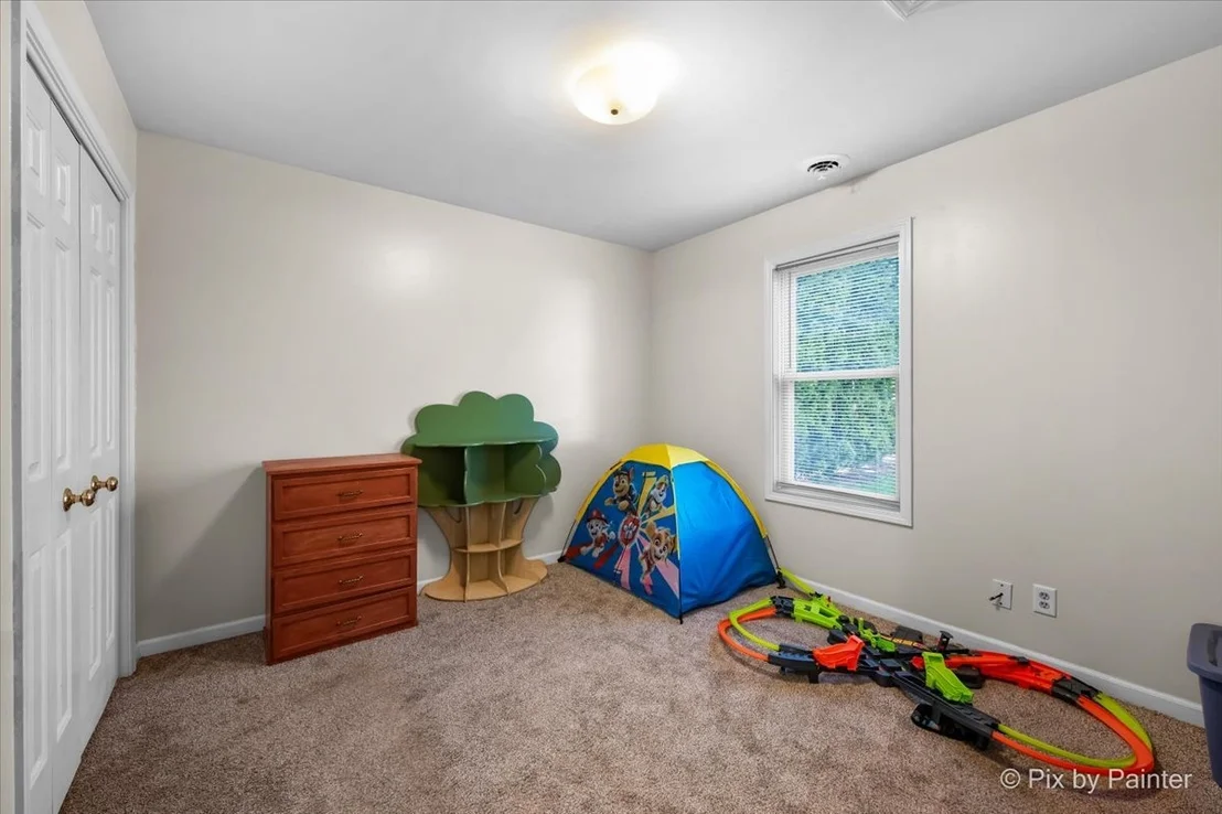 Photo of 705 Hawthorne Lane