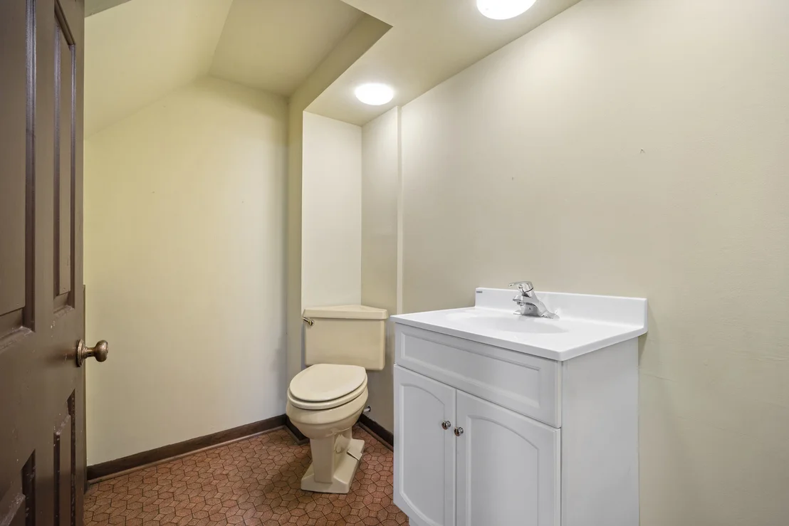 Photo of 484 Springhill Drive
