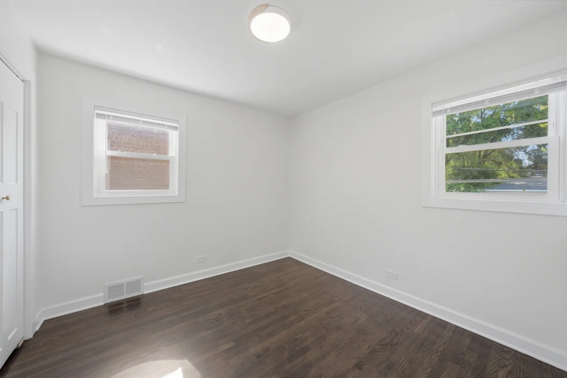 Photo of 415 W 95th Place