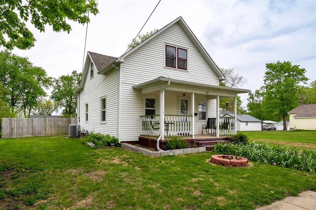 Photo of 357 W 3rd Street