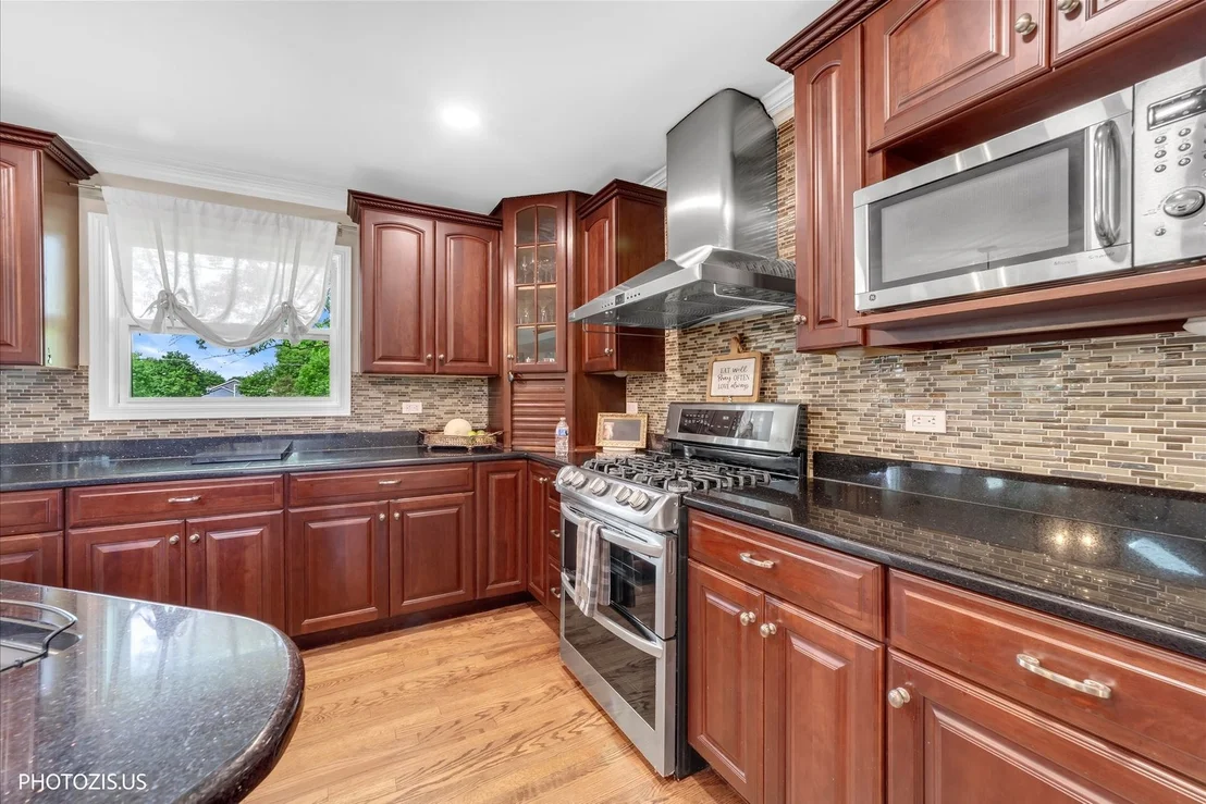 Photo of 80 CHESTNUT Court