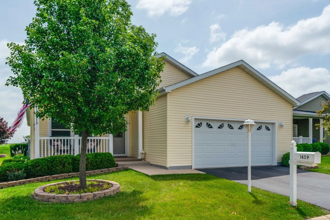 Photo of 1459 Equestrian Drive