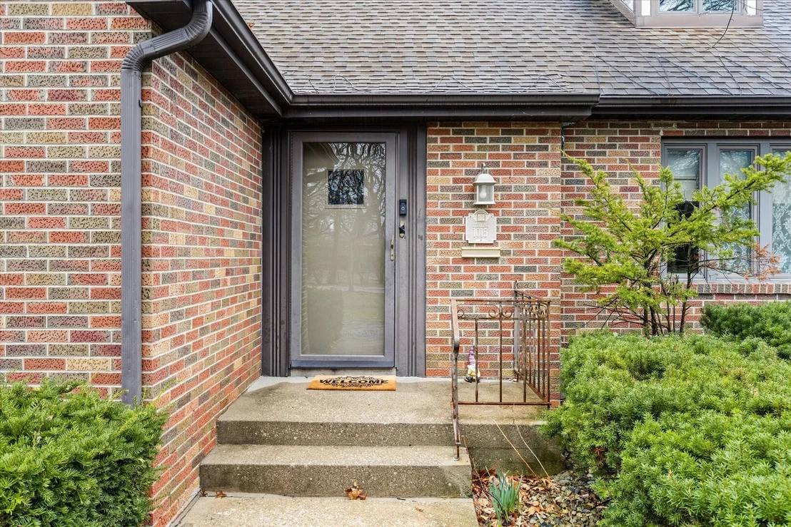 Photo of 1015 N Lowden Road