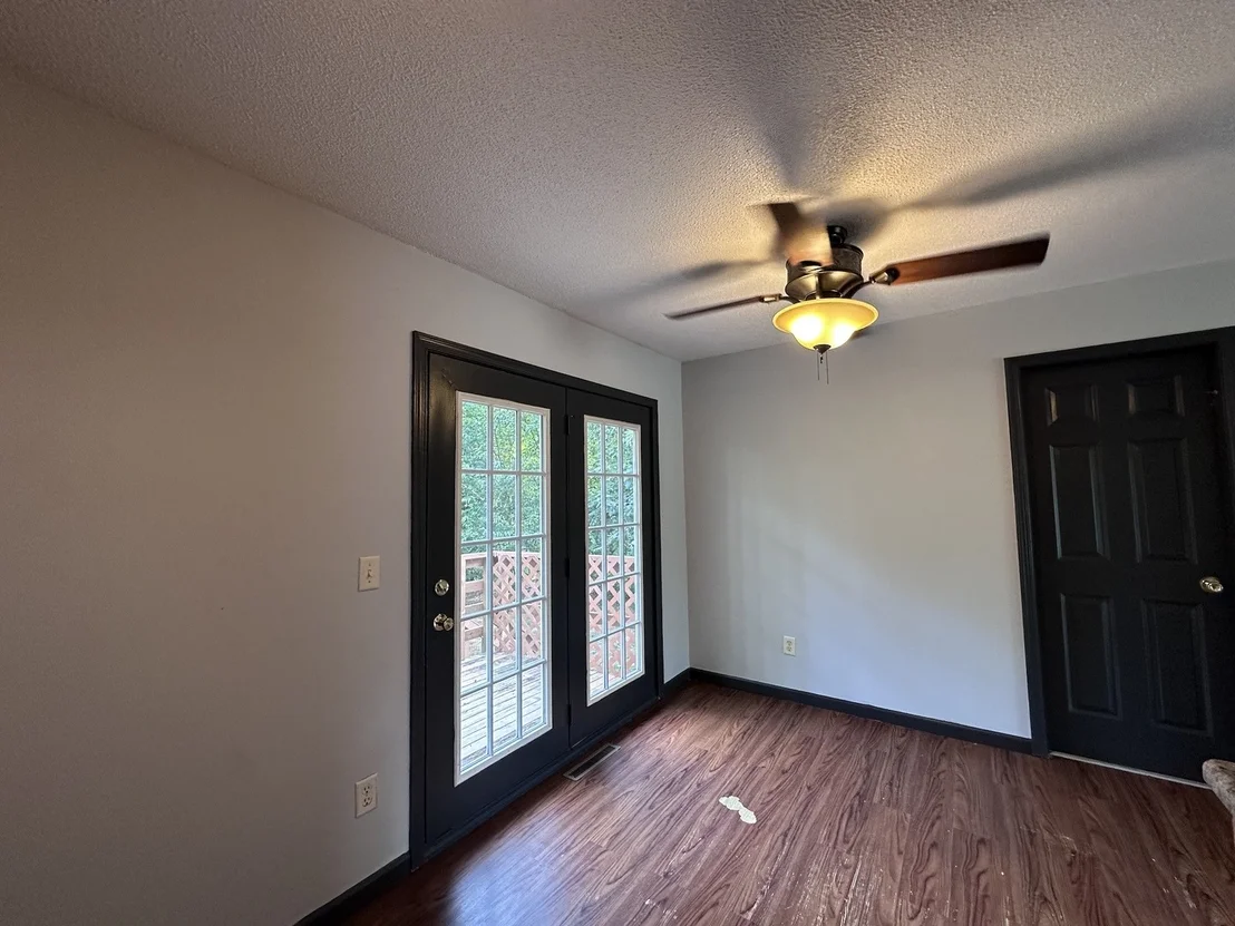 Photo of 909 Sunset Ridge