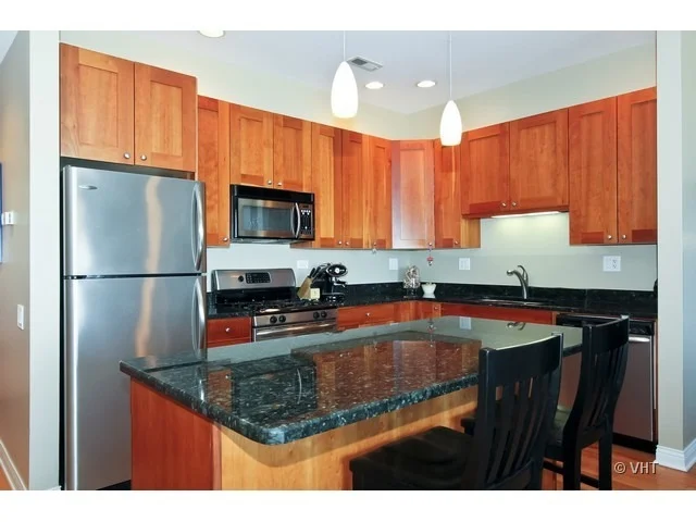 Photo of Unit 6C at 1355 W WASHINGTON Street