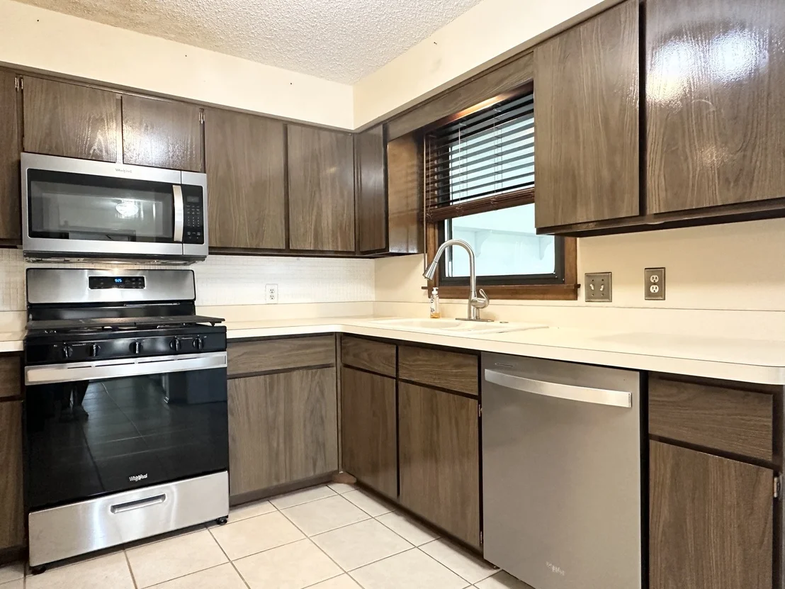 Photo of 1130 Cardinal Drive