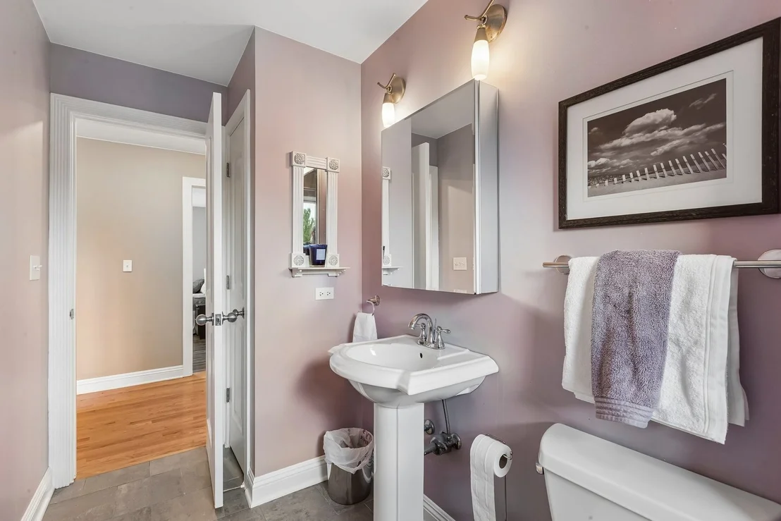 Photo of 610 W Lonnquist Boulevard