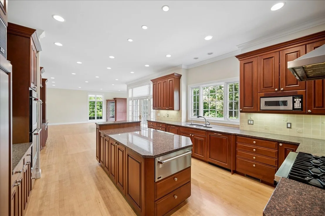 Photo of 621 Sheridan Road