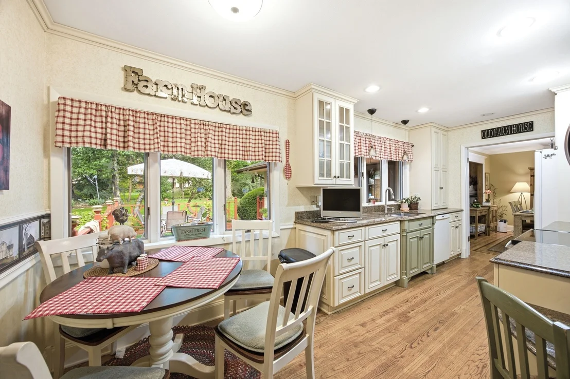 Photo of 1215 Forest Drive