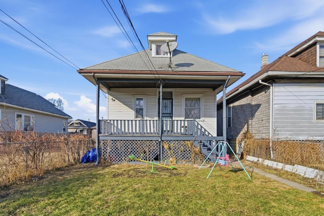 Photo of 1409 W 71st Place