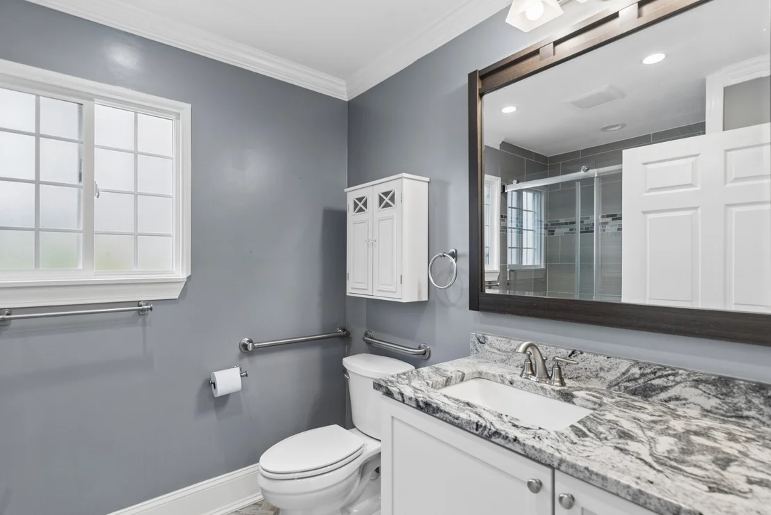 Photo of 955 Blackburn Drive