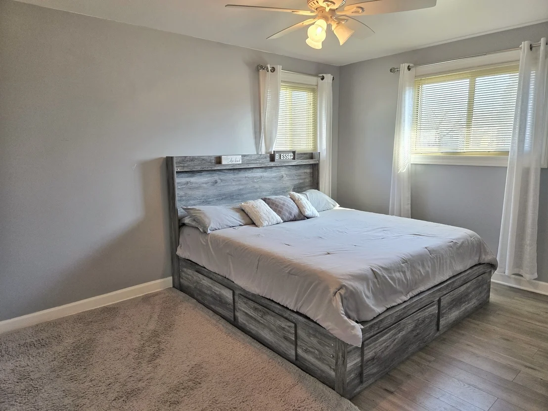 Photo of 980 W Grant Drive