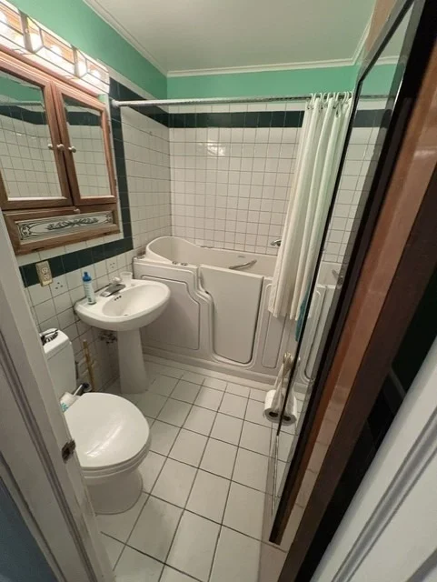 Photo of 1045 W Grant Drive