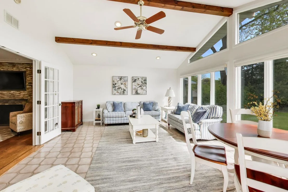 Photo of 363 Anjou Drive