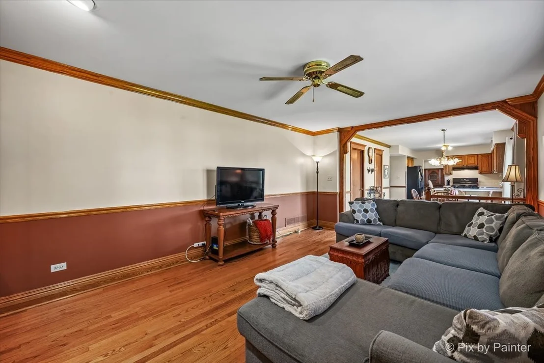 Photo of 765 Crest Drive