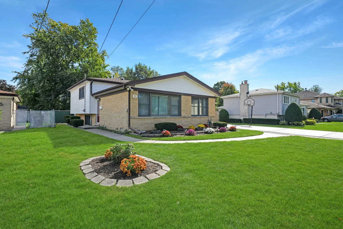 Photo of 1933 Plainfield Drive