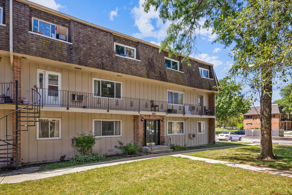 Photo of Unit 7 at 2308 Algonquin Road