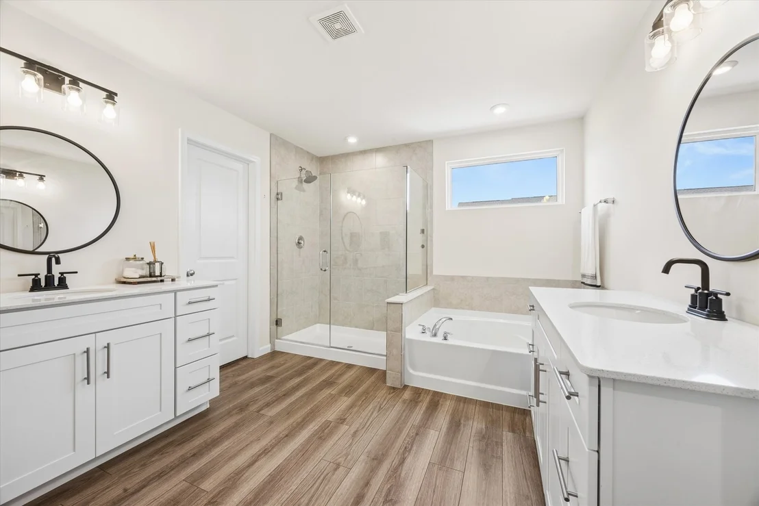 Photo of 2540 Weatherbee Lane