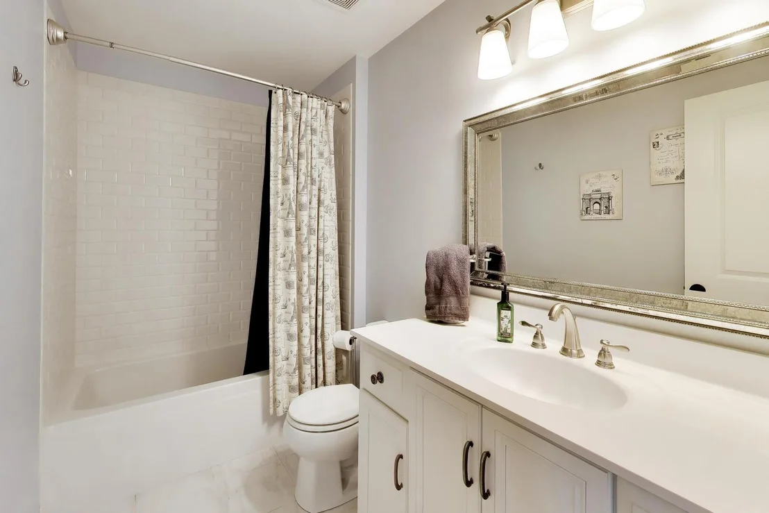 Photo of 1331 Avery Avenue
