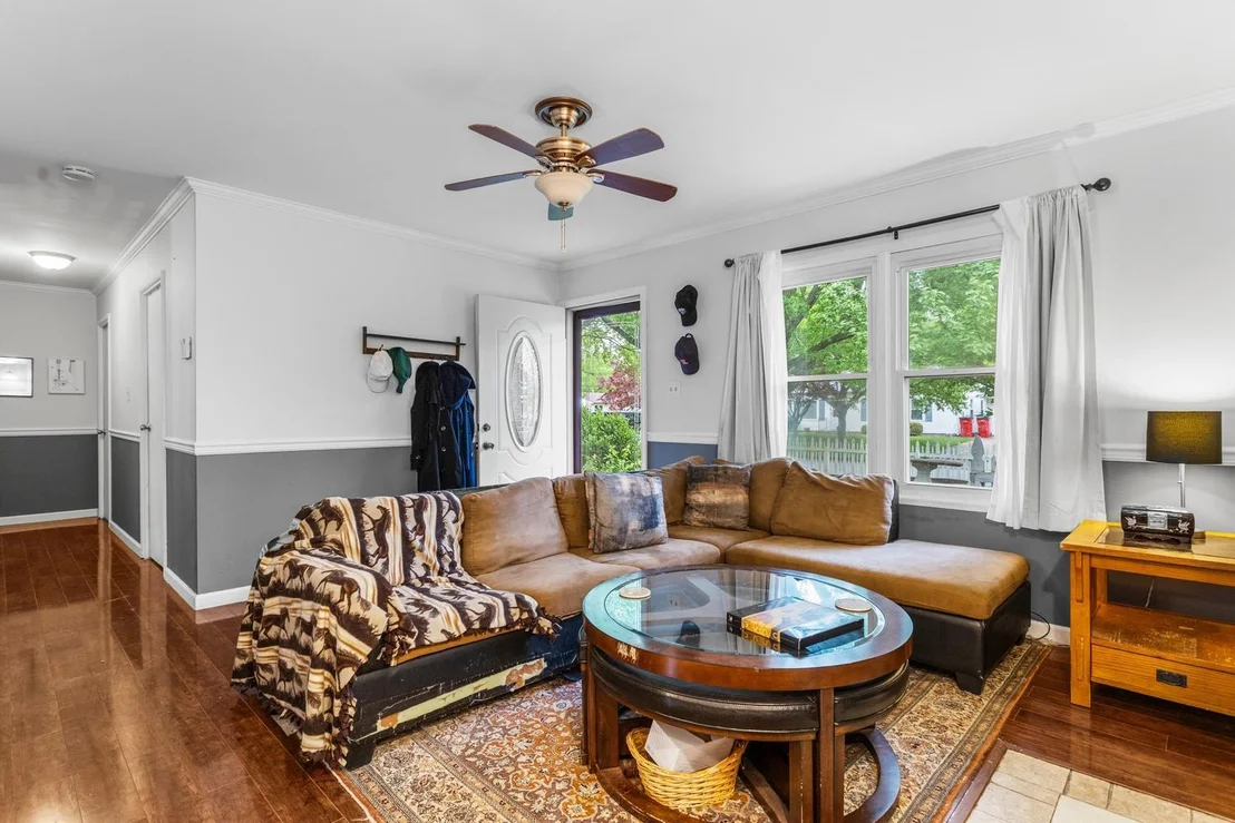 Photo of 1619 Clover Lane