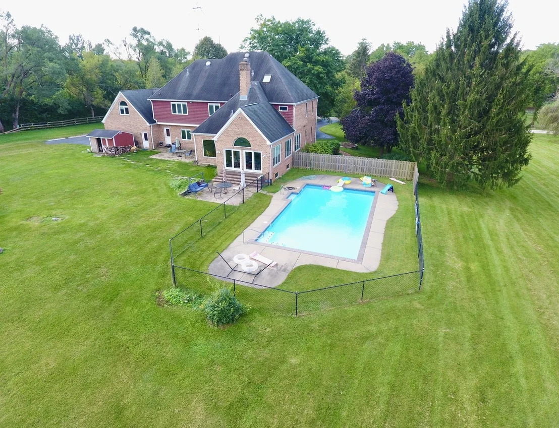 Photo of 122 Deepwood Road