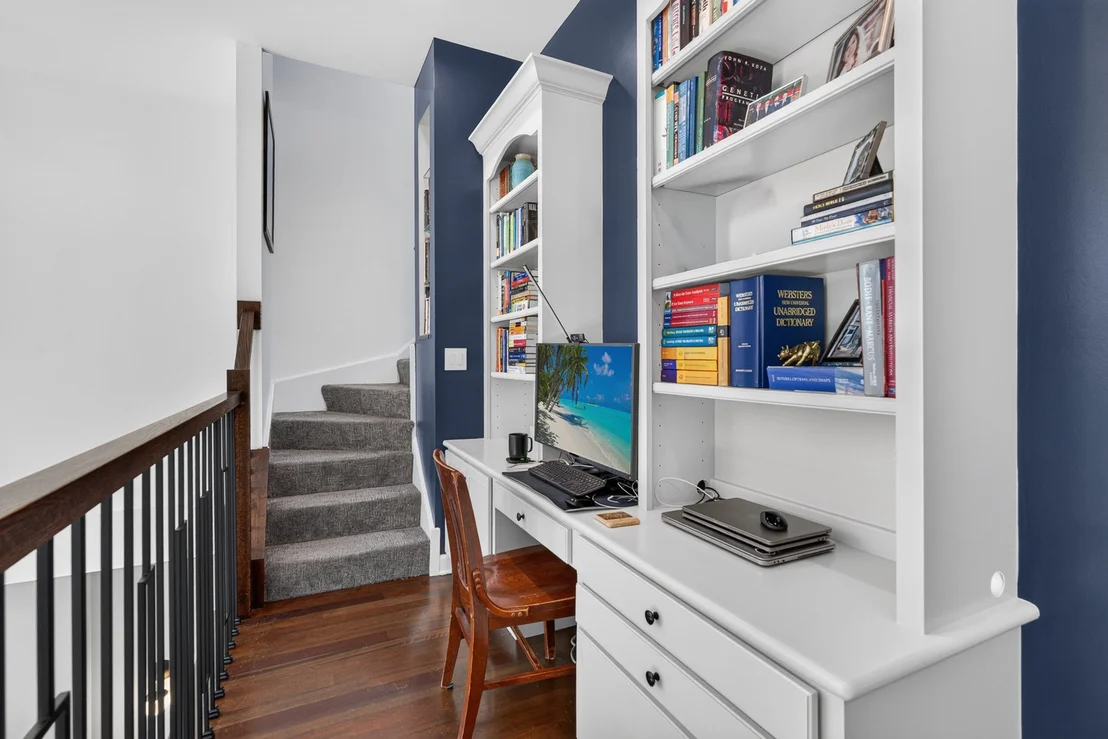 Photo of Unit 2 at 1320 W Grenshaw Street
