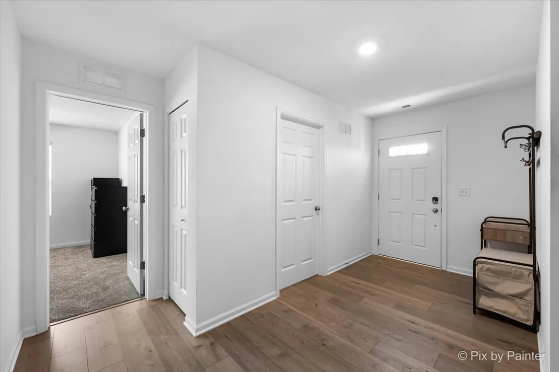 Photo of 466 Comstock Road