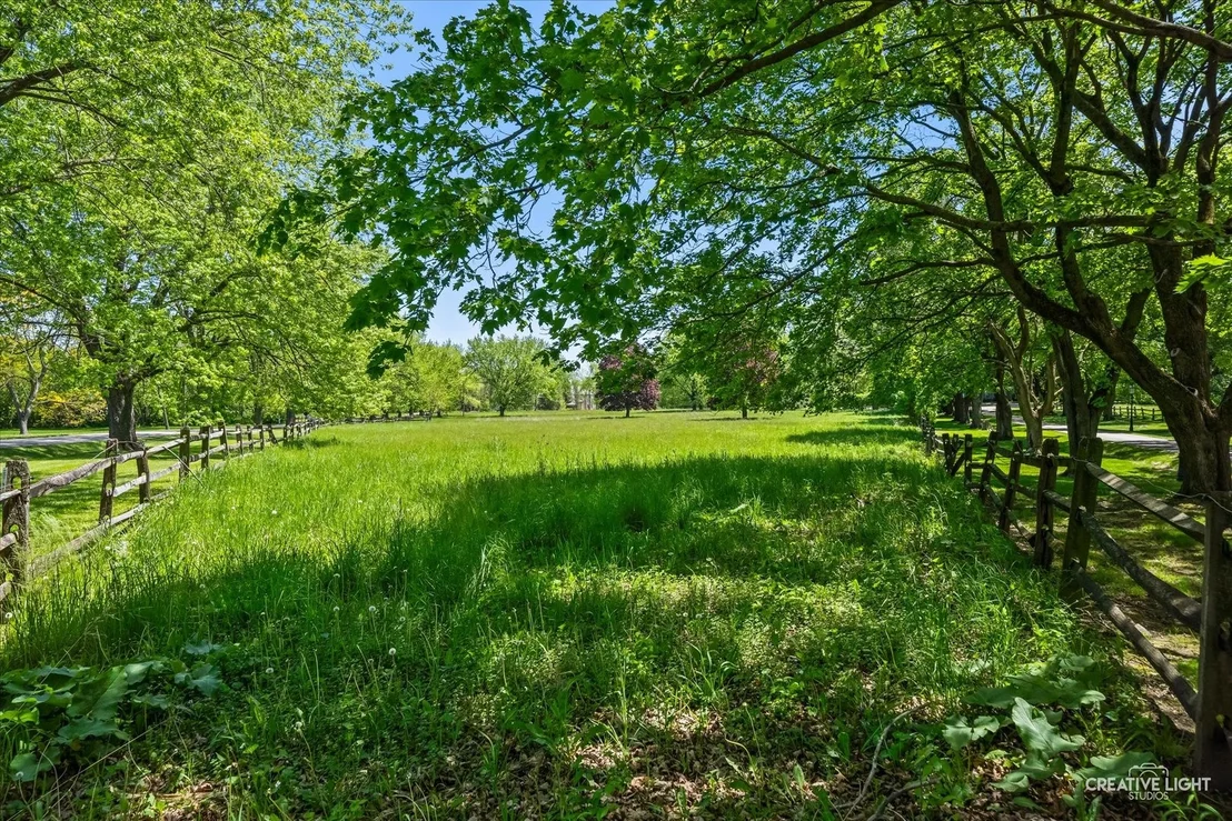 Photo of 33W451 Surrey Road