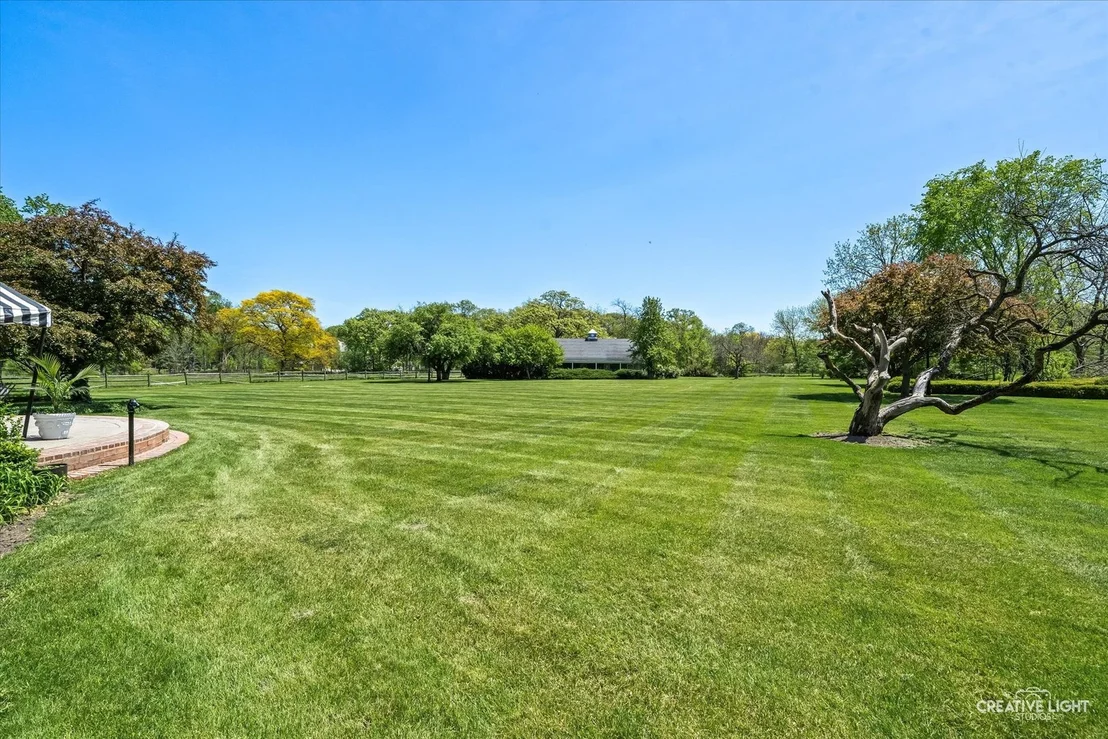 Photo of 33W451 Surrey Road