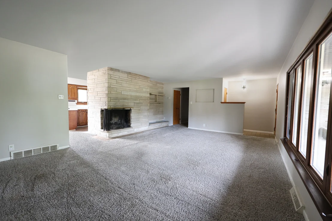 Photo of 1601 BARTHELONE Street