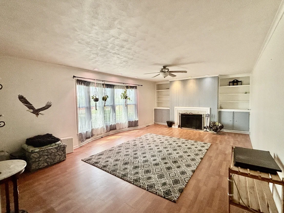 Photo of 1240 S Appleton Road