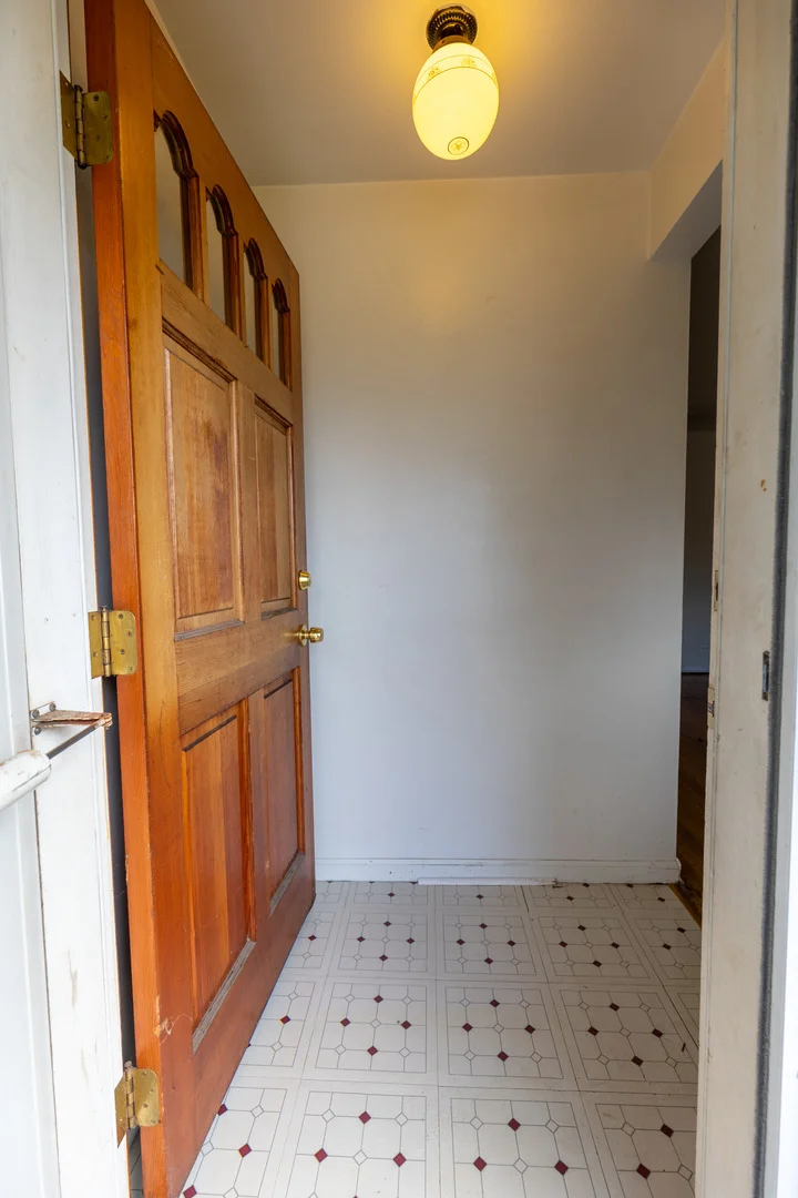 Photo of 2433 S Keystone Avenue