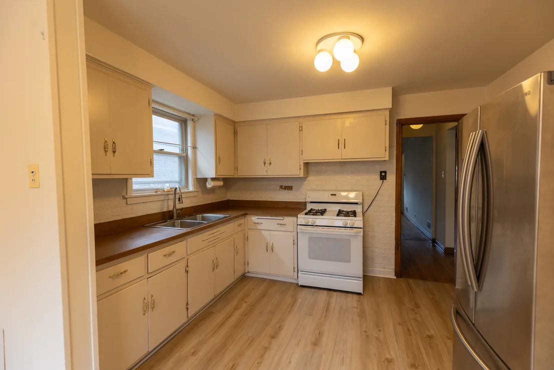 Photo of 2433 S Keystone Avenue