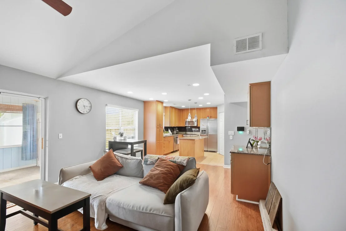 Photo of 494 Buckingham Drive