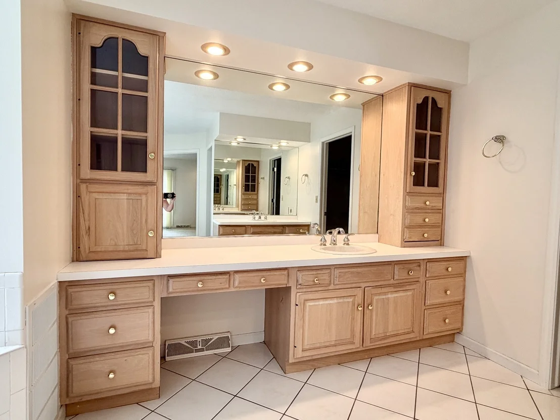 Photo of 2202 Meadows Drive
