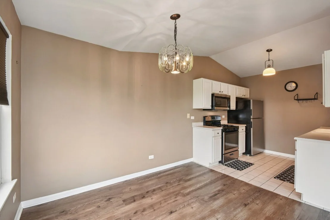 Photo of Unit D at 402 Woodview Circle