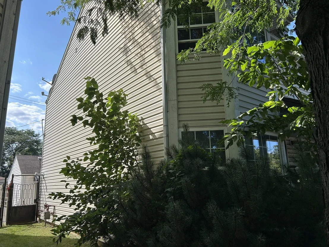 Photo of 218 N Hamlin Boulevard