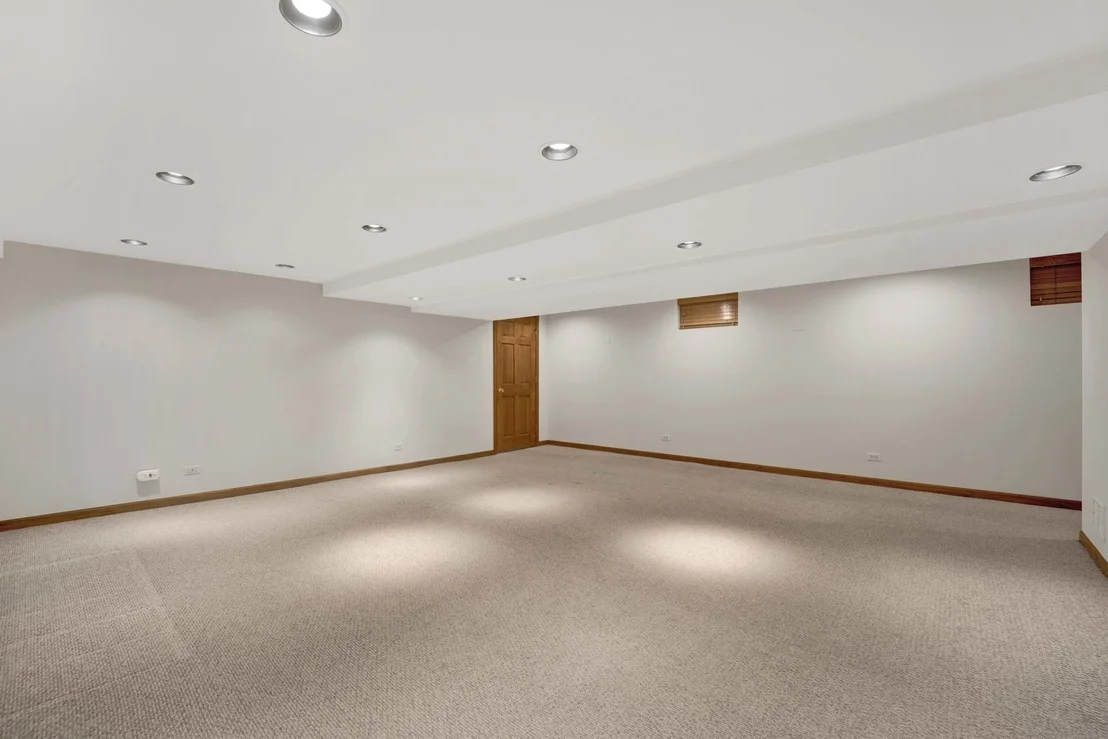 Photo of 18W724 20th Place