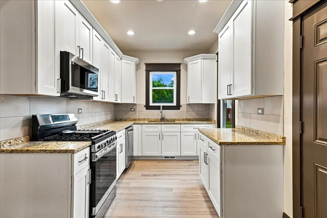 Photo of 417 BUELL Avenue