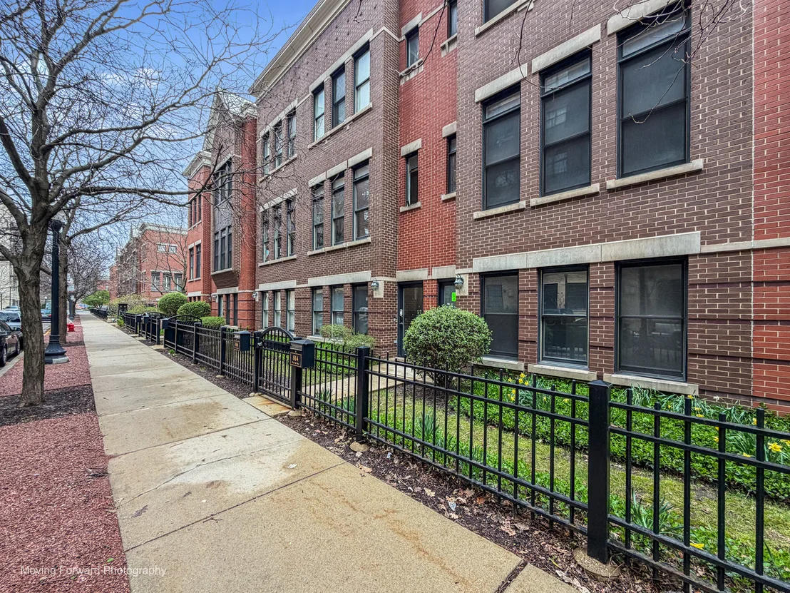 Photo of 814 W 15th Place