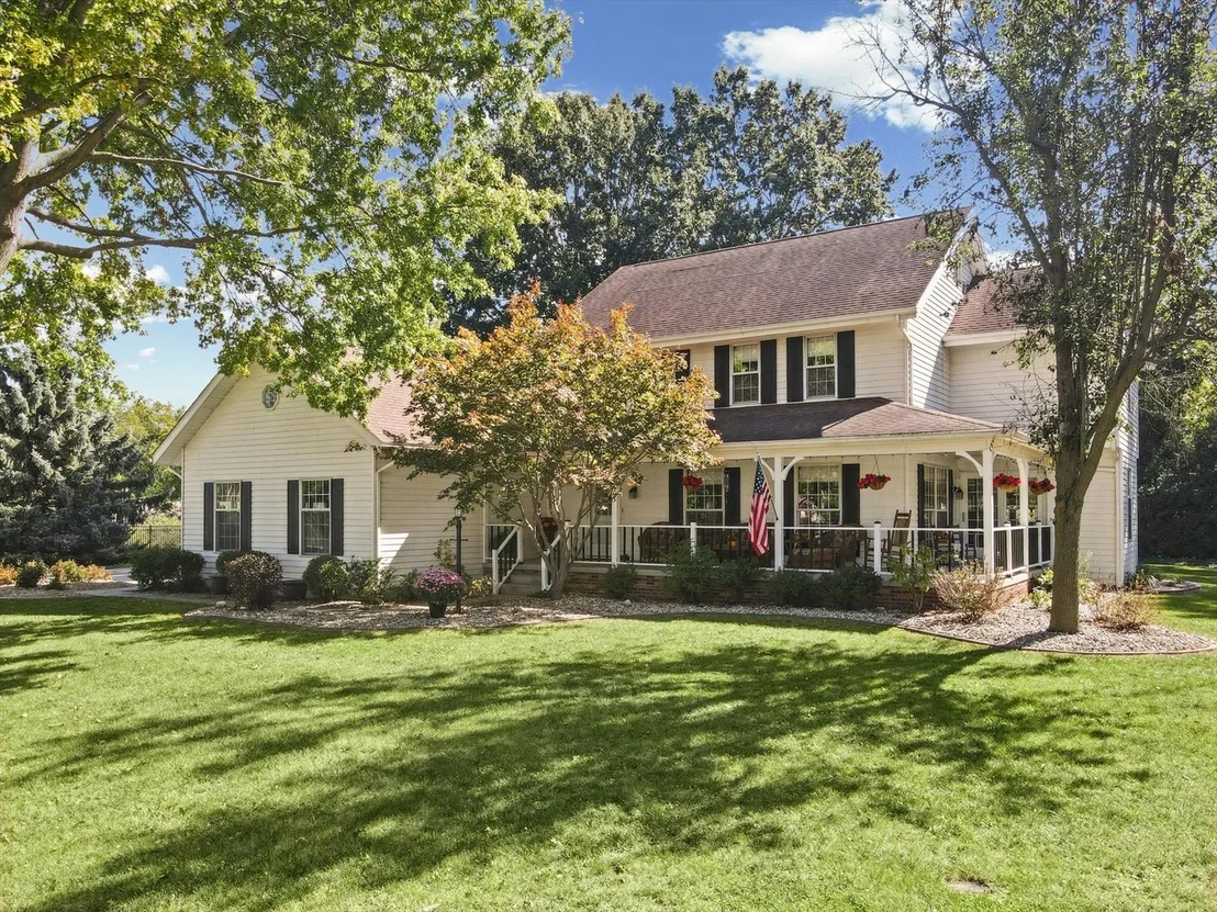 Photo of 703 Surrey Road