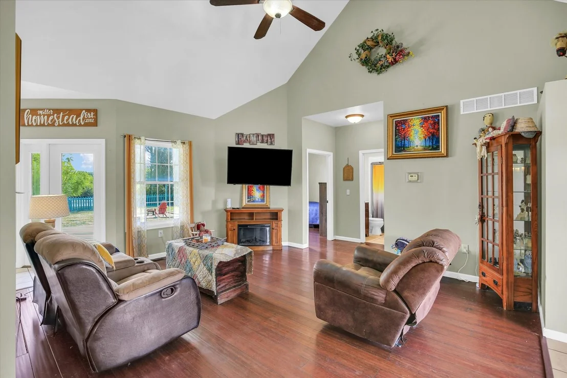 Photo of 48 Nightingale Circle