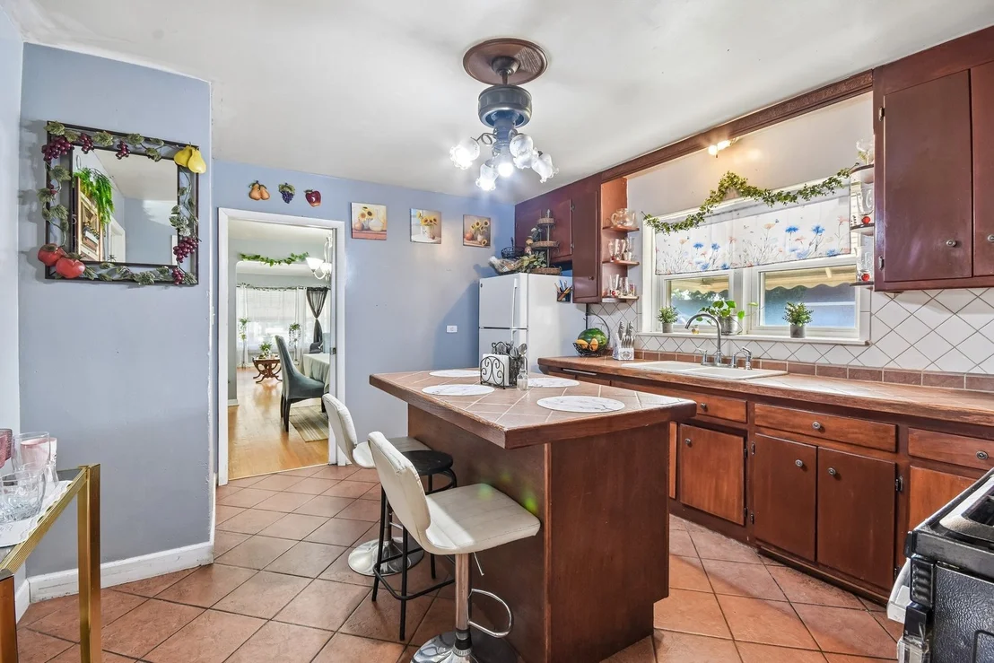 Photo of 3458 W 72nd Place