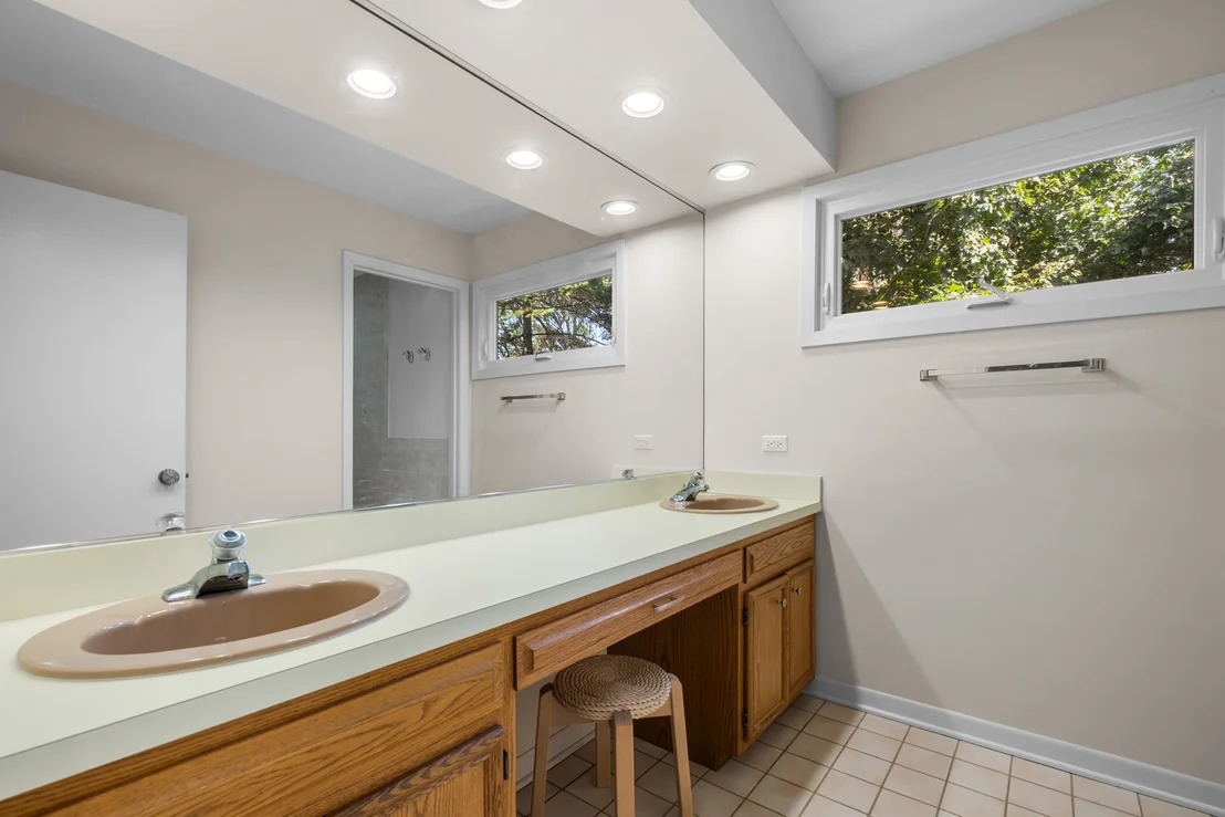Photo of 559 Hillside Drive