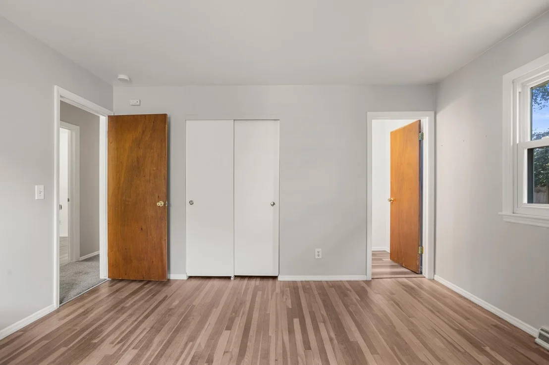Photo of 2305 GLENOAK Drive