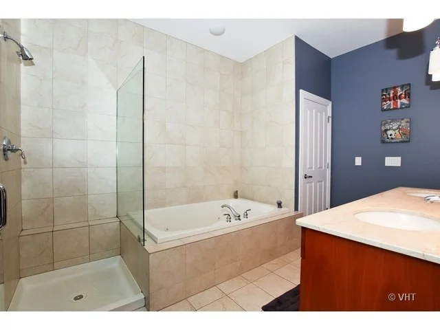 Photo of Unit 6C at 1355 W WASHINGTON Street