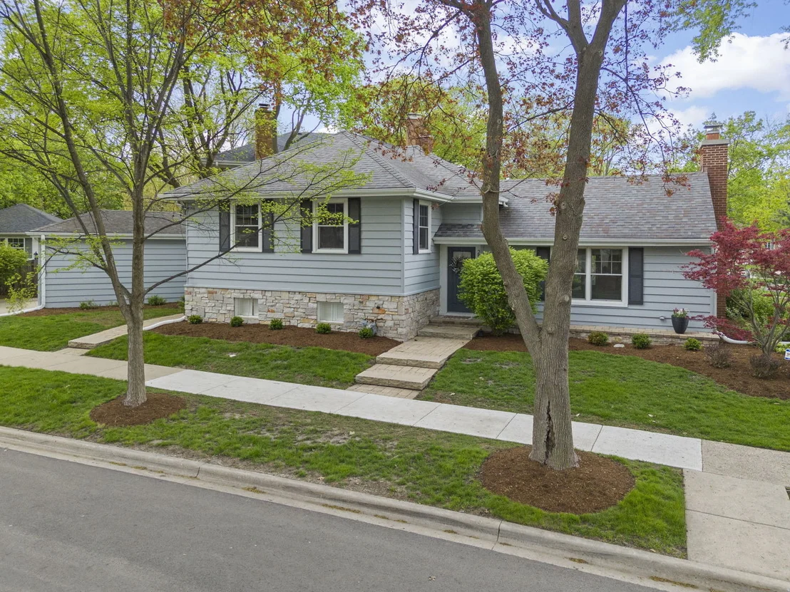 Photo of 258 Crest Road
