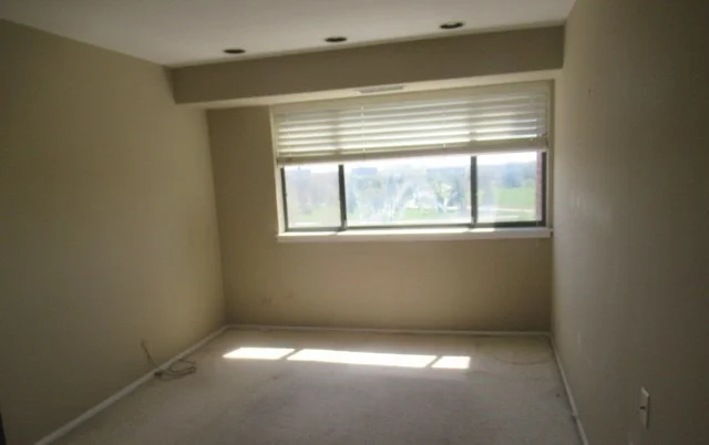 Photo of Unit 607 at 701 Forum Square