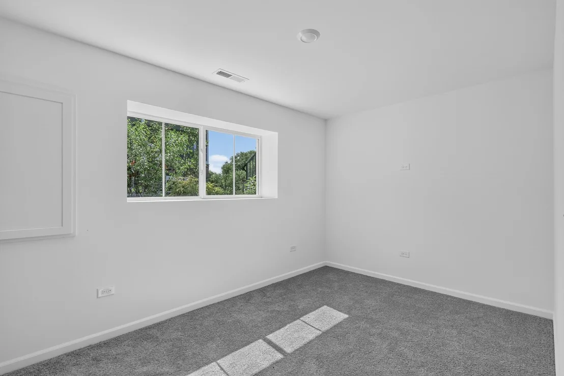 Photo of 521 Red Oak Circle